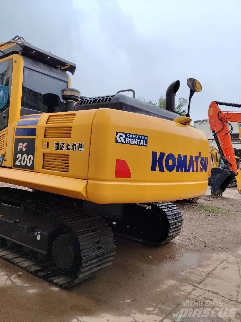 Komatsu PC200-8 Bageri guseničari