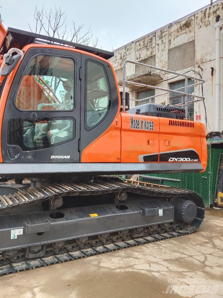 Doosan DX300 Bageri guseničari
