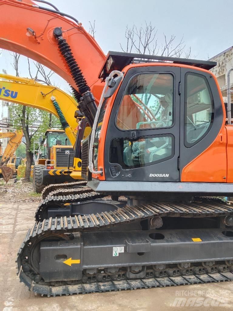 Doosan DX300 Bageri guseničari