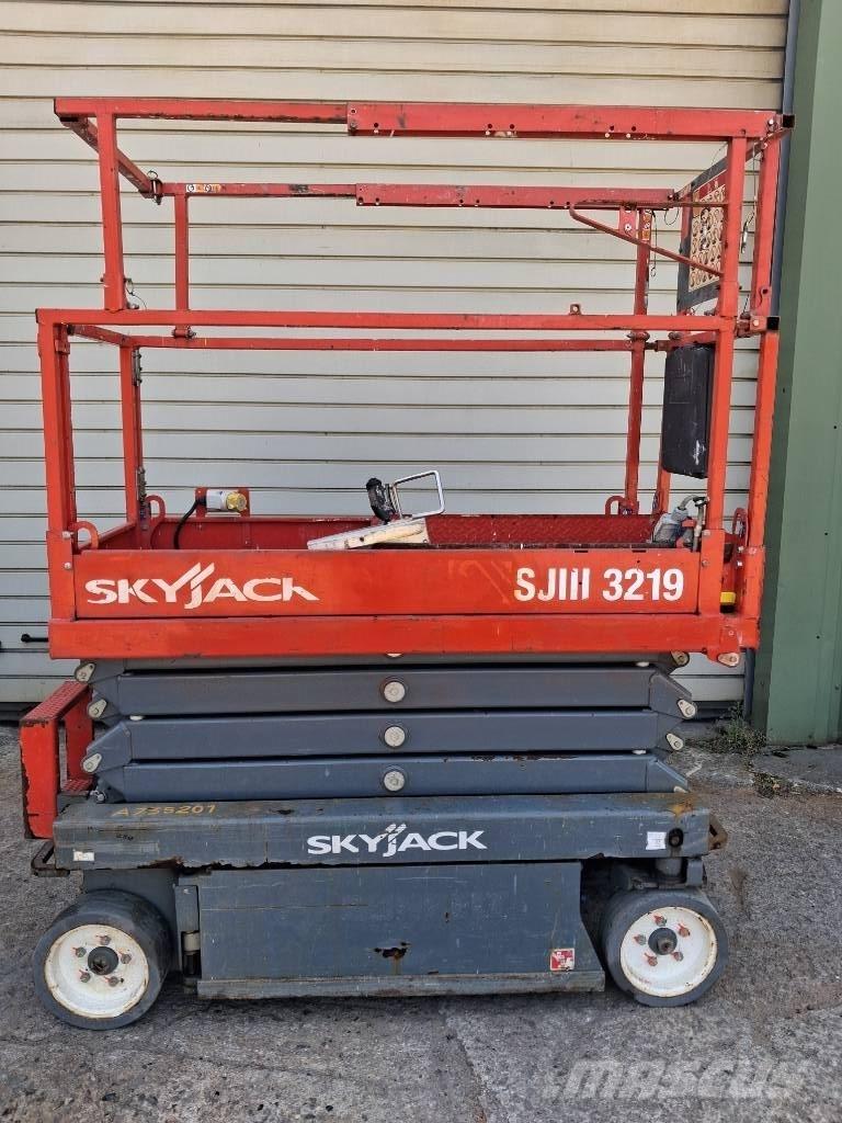 SkyJack SJ III 3219 Makazaste platforme