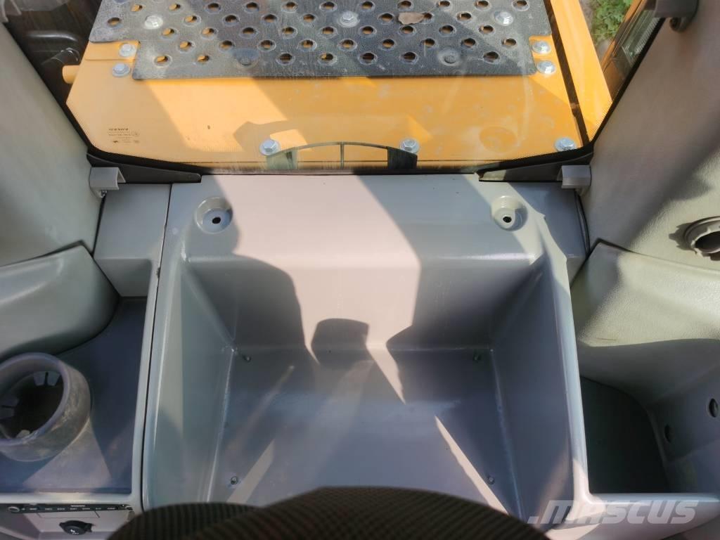 Volvo EC 250 D L Bageri guseničari