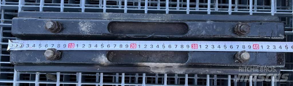  TXD 450A Gusenice za građevinarstvo