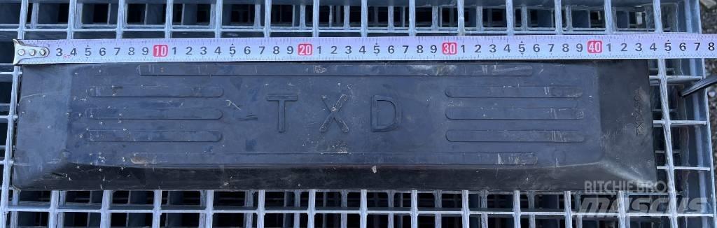  TXD 450A Gusenice za građevinarstvo