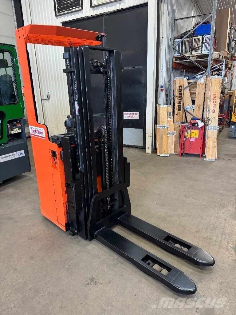 Toyota SSE135L Samopogonski ručni viljuškari