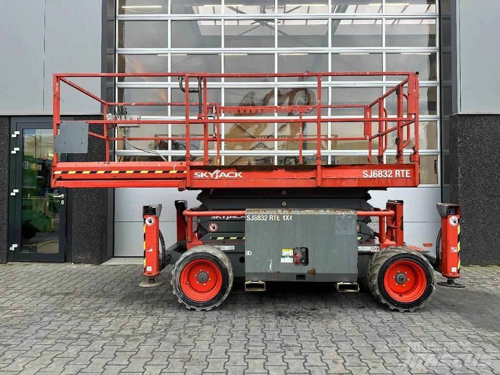 SkyJack SJ6832 RTE Makazaste platforme