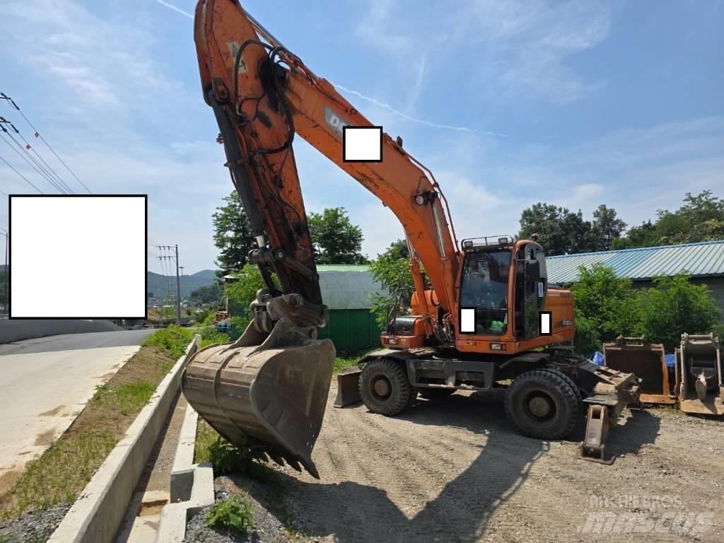 Doosan DX 210 W Bageri točkaši