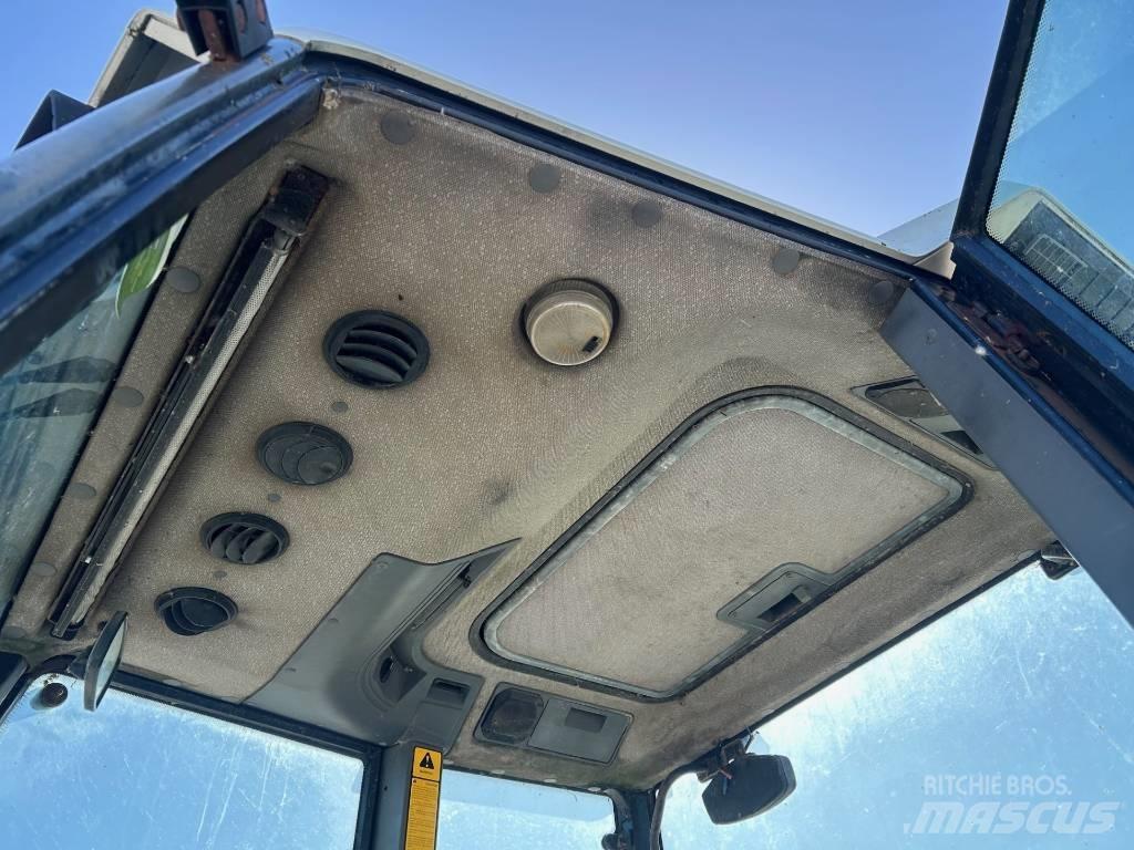 New Holland 7740 Traktori