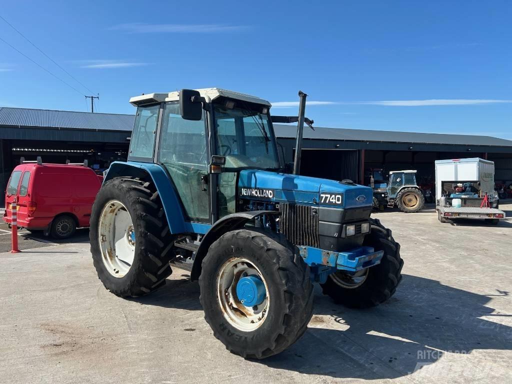 New Holland 7740 Traktori