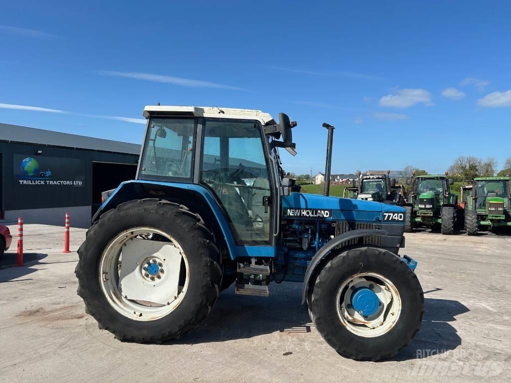 New Holland 7740 Traktori