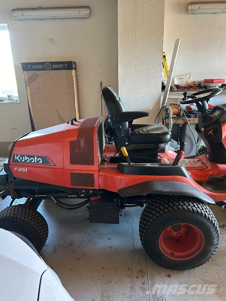 Kubota F 251 Kosilice sa postoljem za vuču