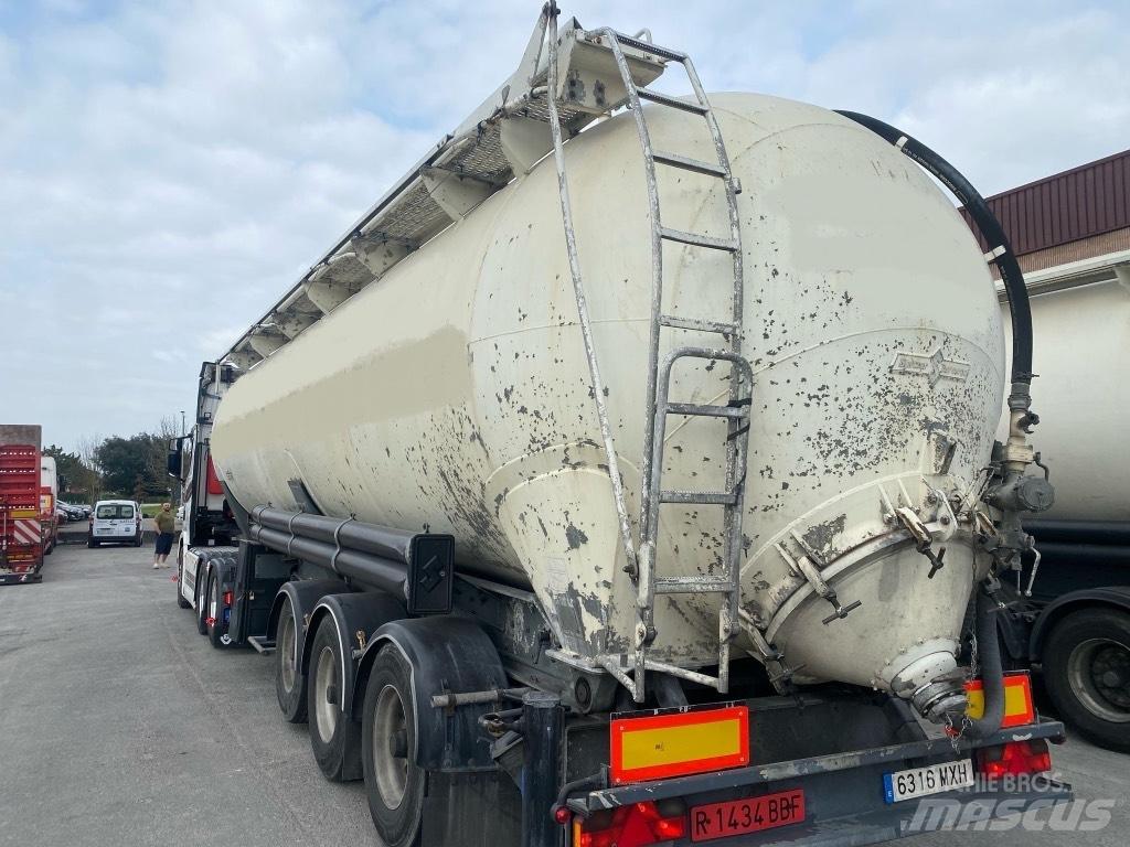 Spitzer SK2458CAL Poluprikolice cisterne