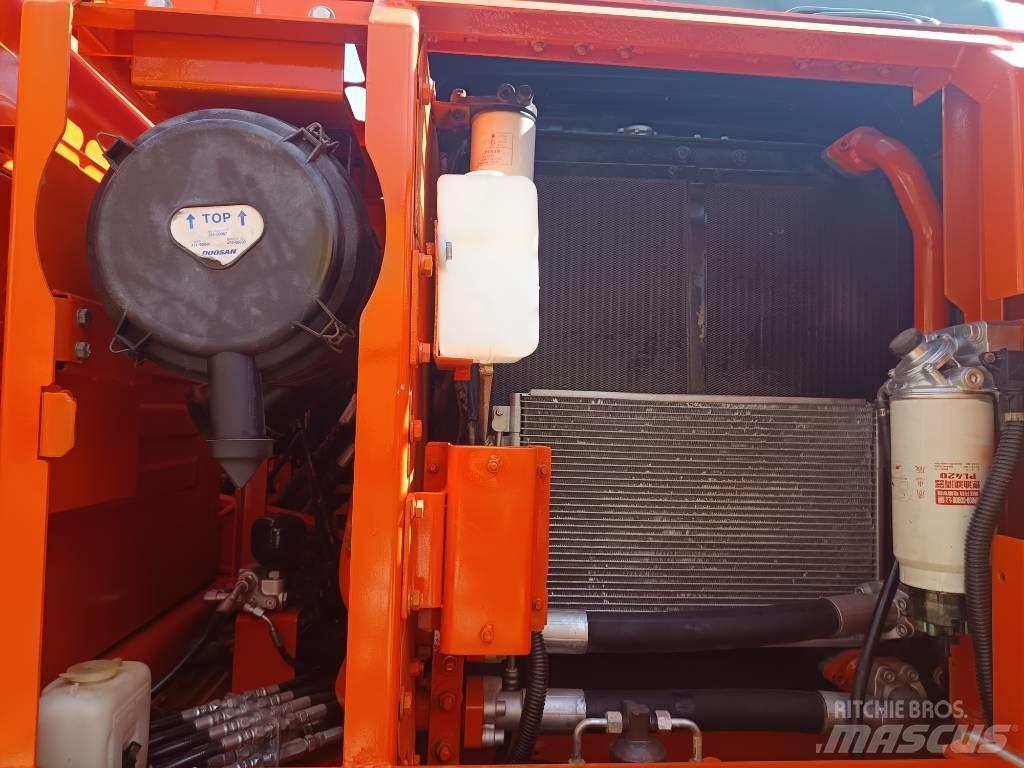 Doosan DX150 LC Bageri guseničari