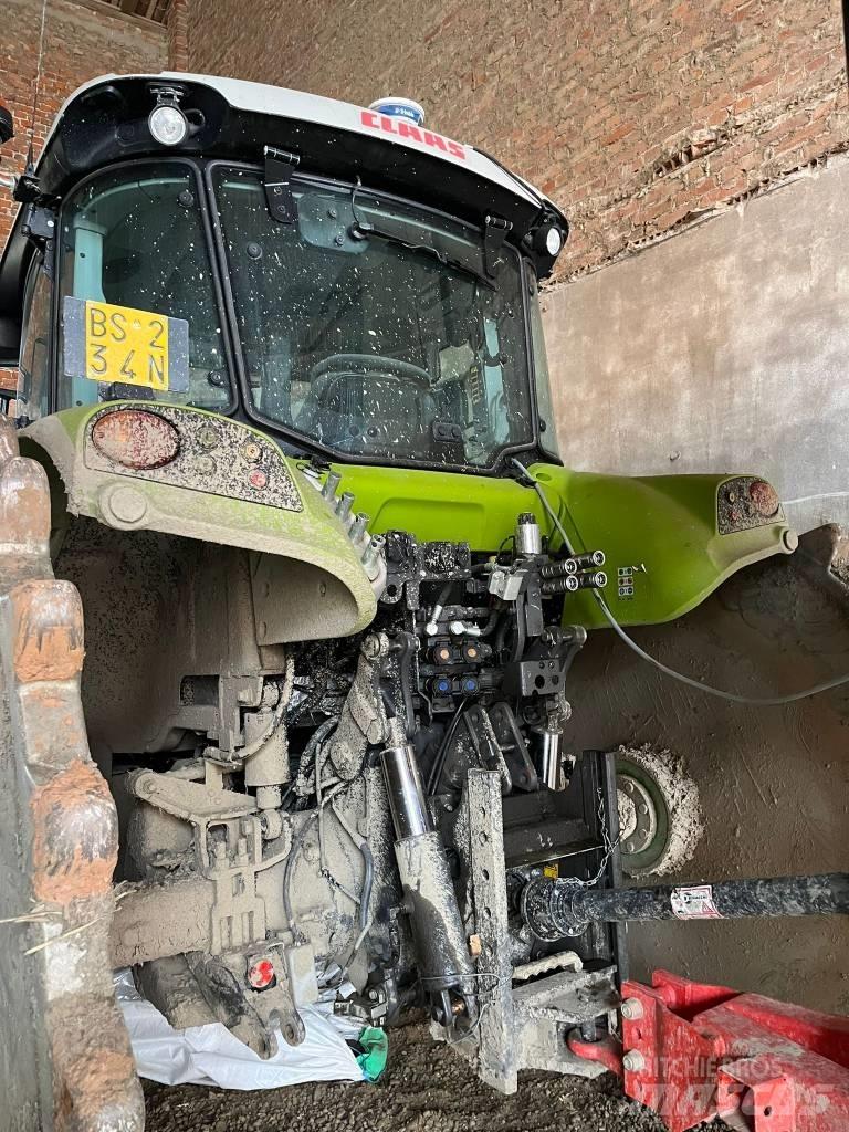 CLAAS Arion 460 Traktori