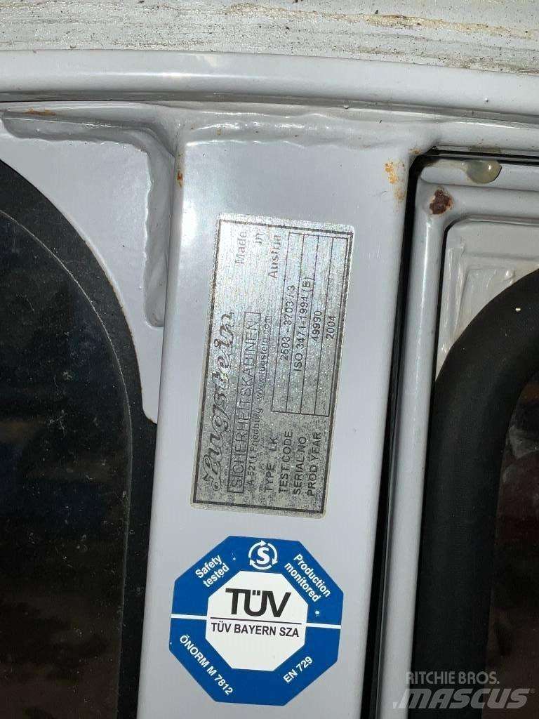 Neuson 2503 / 3503 Kabine i unutrašnjost