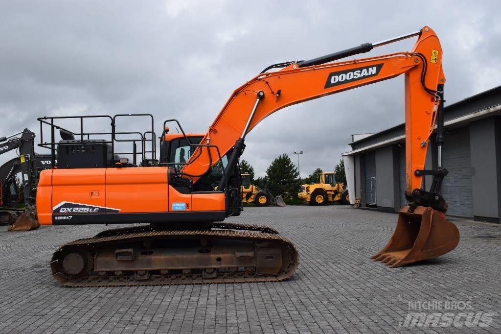 Doosan DX 225 LC Bageri guseničari