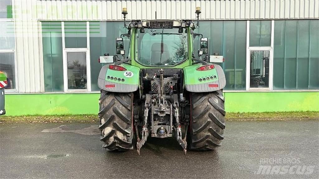 Fendt 724 vario s4 Traktori
