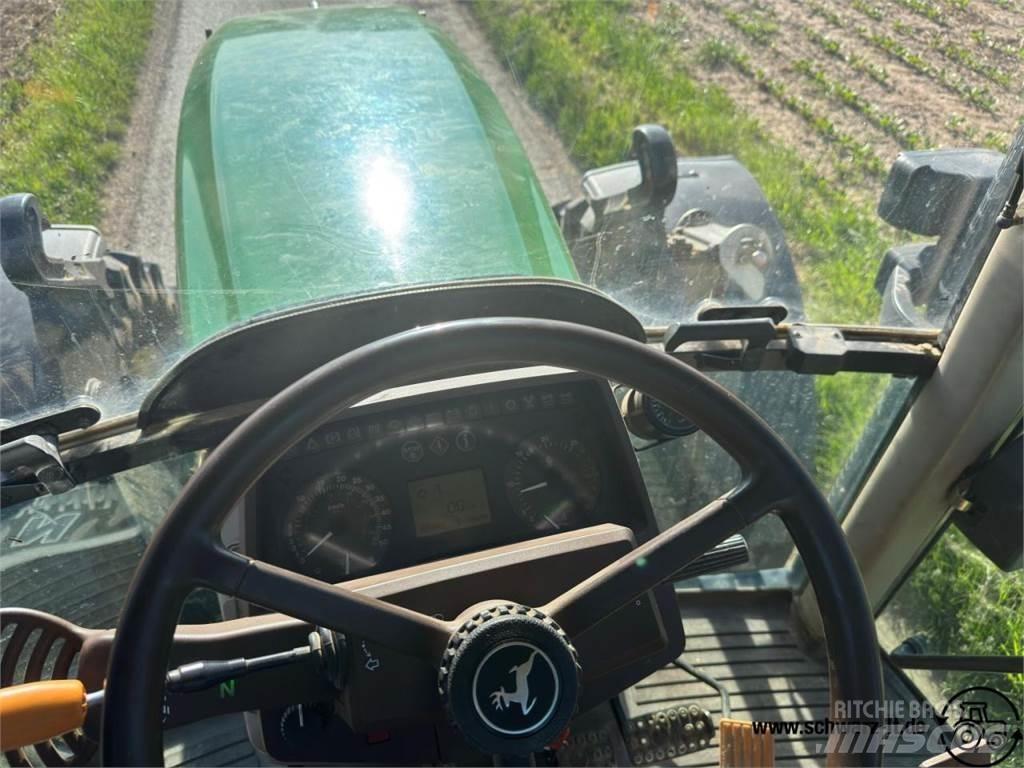 John Deere 6820 Traktori