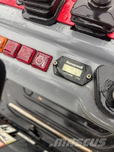 Takeuchi TB 210 R Mini bageri < 7t