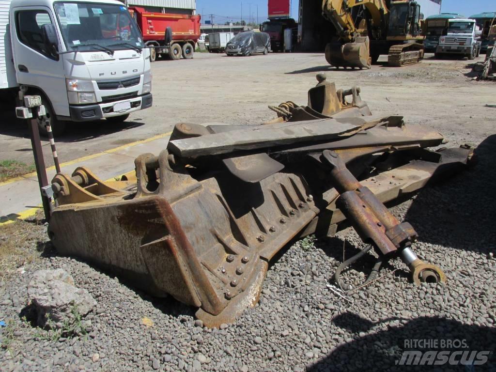 CAT D8T-15 Buldožeri guseničari