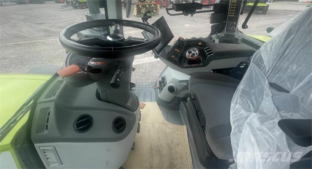 CLAAS AXION 960 TT Traktori
