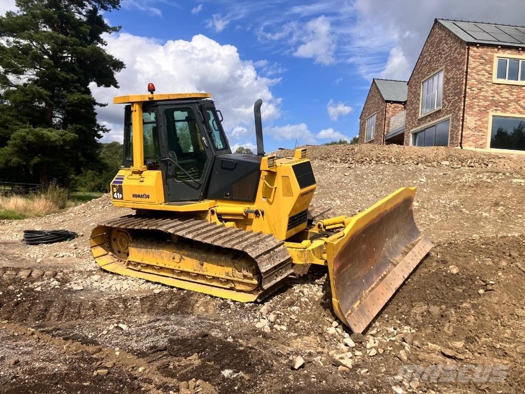 Komatsu D 41 P-6 Buldožeri guseničari