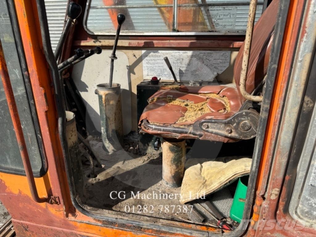 Hitachi UH031 Bageri guseničari