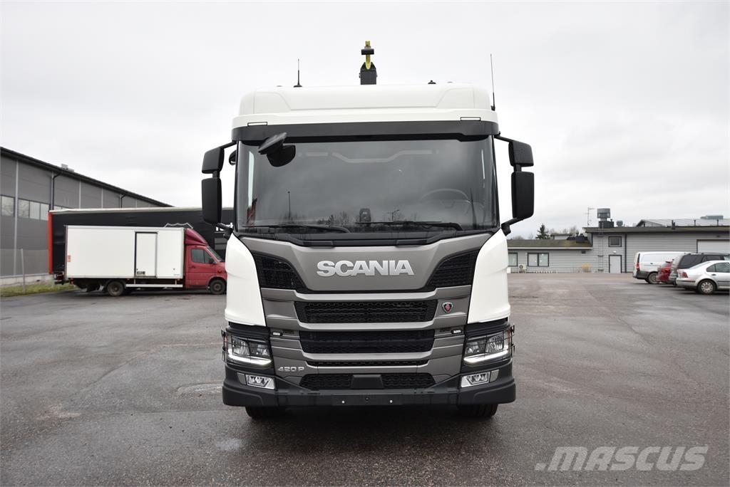Scania P420 6X2 Rol kiper kamioni sa kukom za podizanje tereta