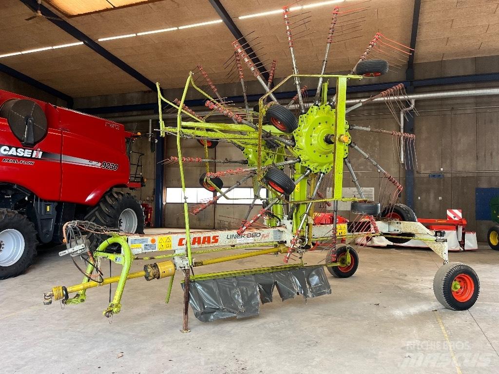 CLAAS Liner 880 L Okretači i sakupljači sena