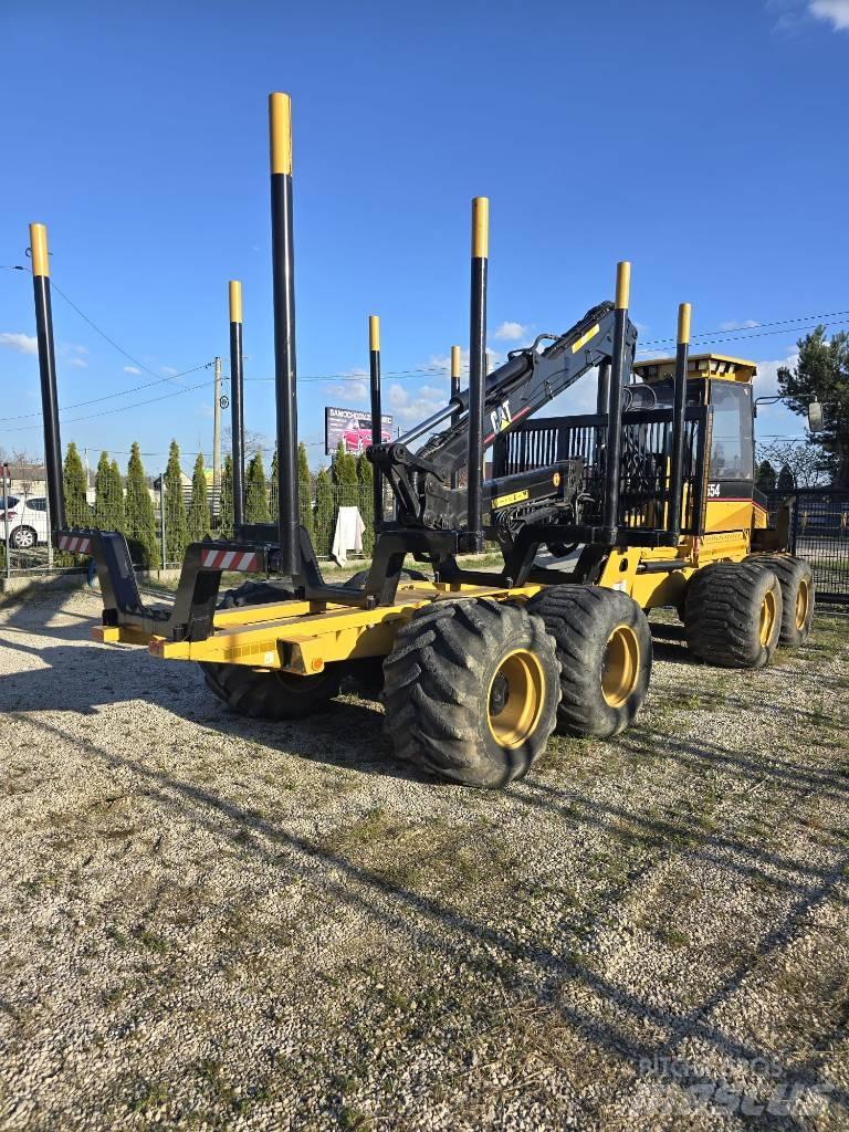 CAT 554 Forvarderi