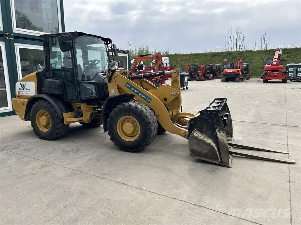 CAT 906M (8758) Višenamenski utovarivači