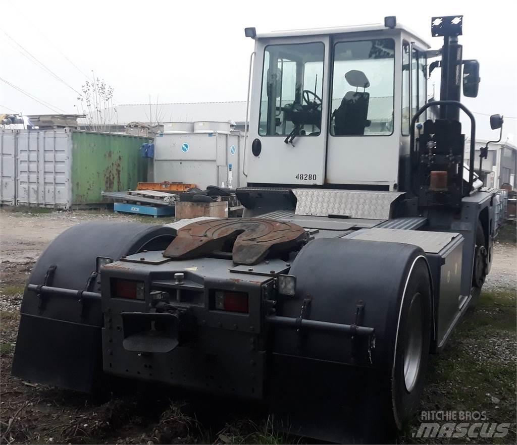  R332-4x4 Terminalni tegljači