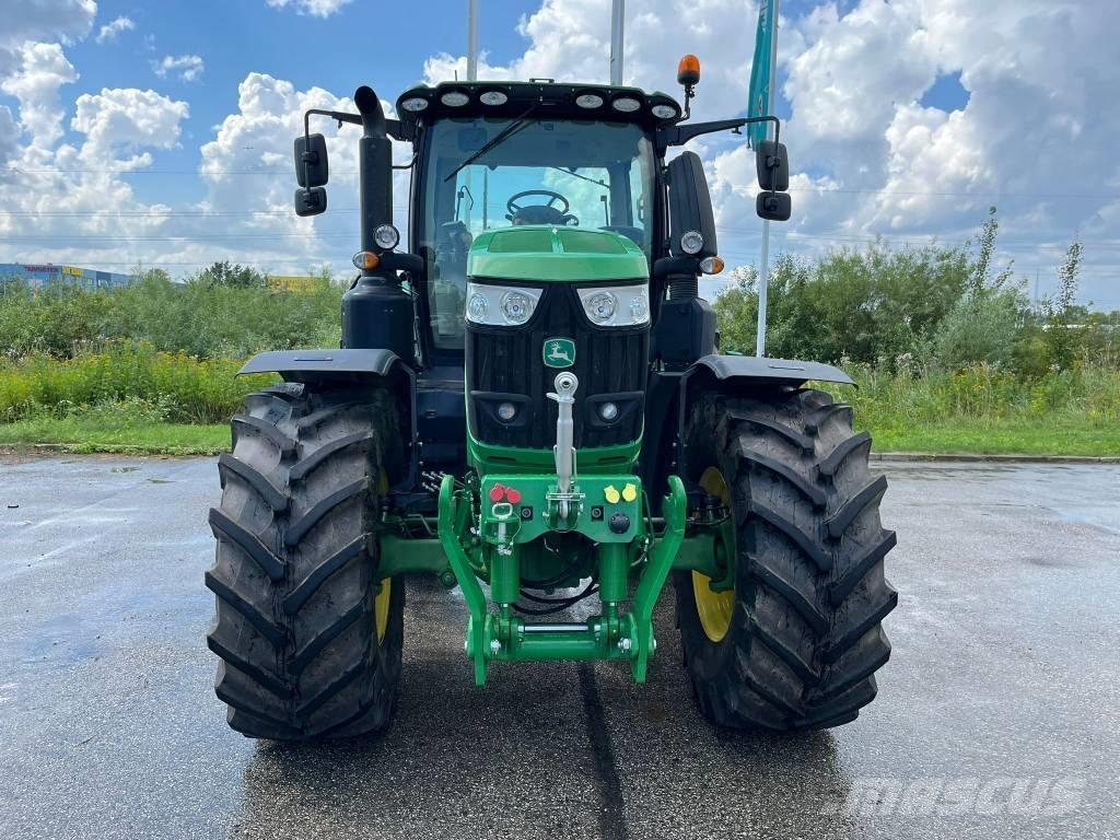 John Deere 6230 R Traktori