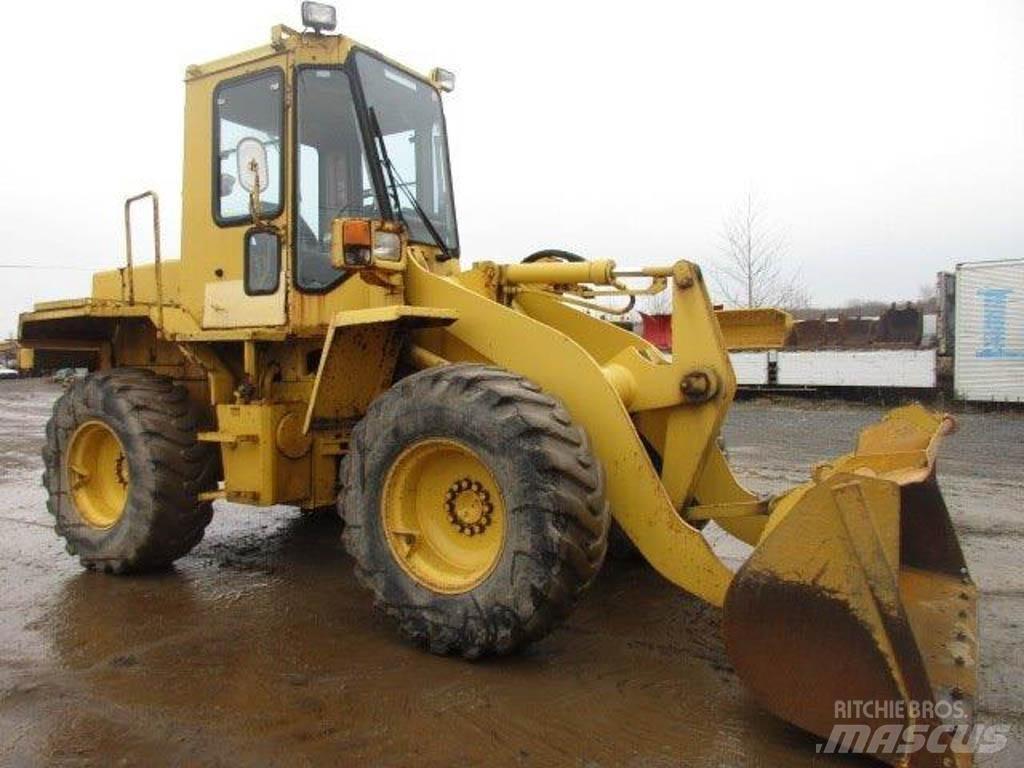 Komatsu WA100-1 Utovarivači na točkove