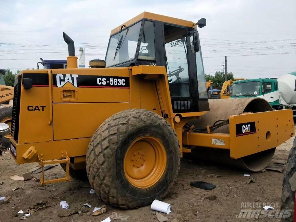 CAT CS 583 C Valjci sa jednim bubnjem