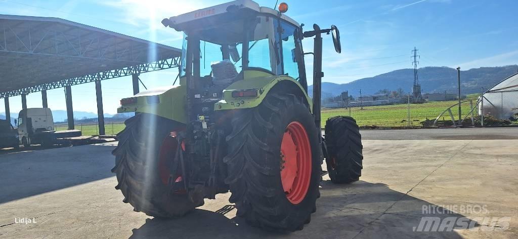 CLAAS ARES 696 Traktori