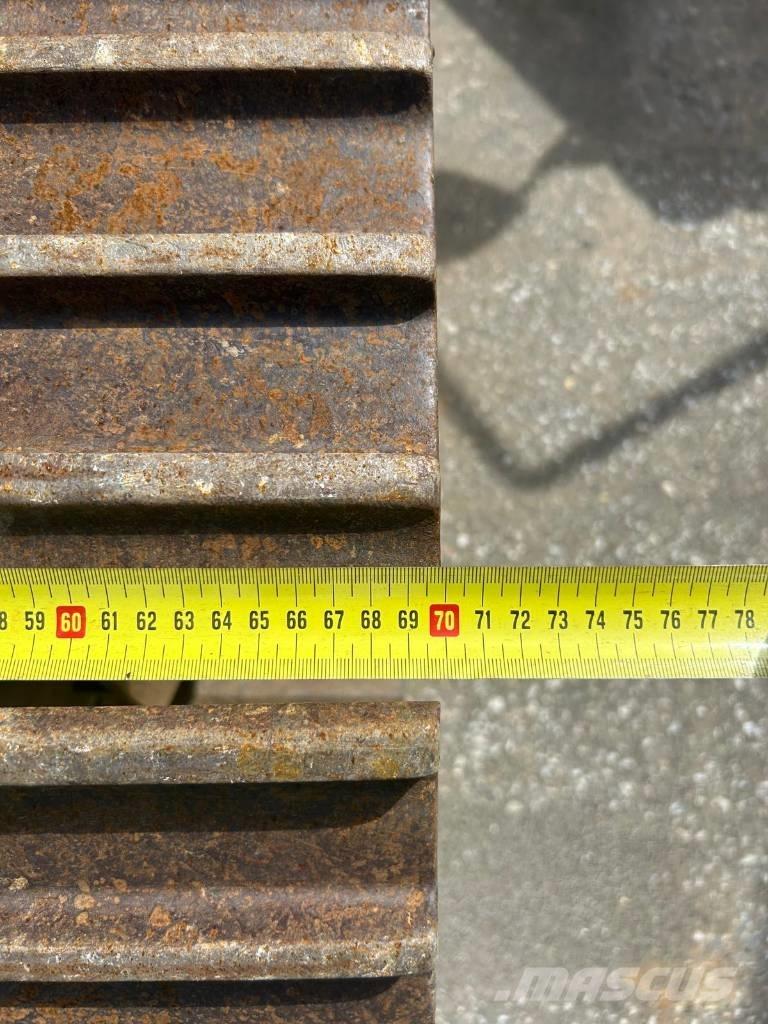 Takeuchi TB 2150 R Bageri guseničari