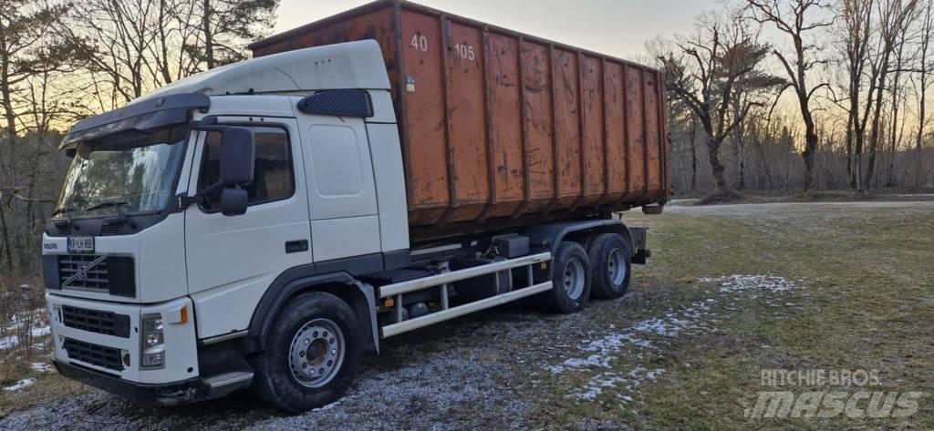 Volvo J4CFC Rol kiper kamioni sa kukom za podizanje tereta