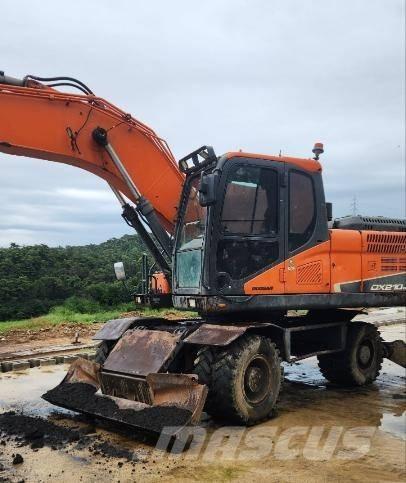 Doosan DX 210 W Bageri točkaši
