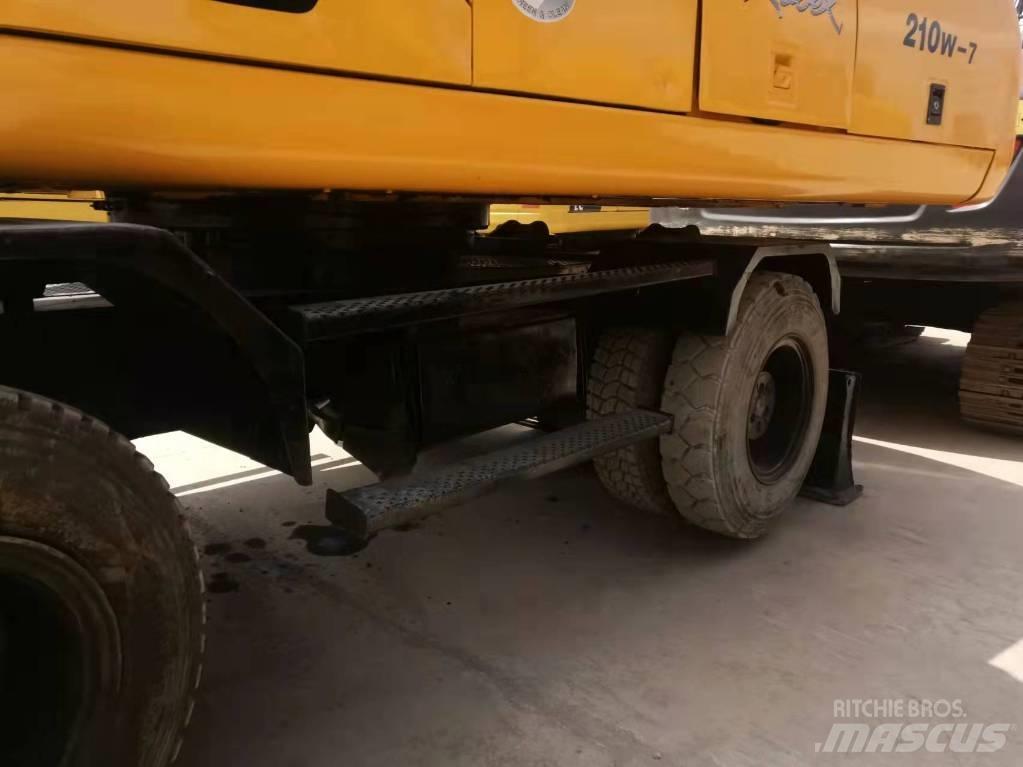 Hyundai 210-7 Bageri točkaši