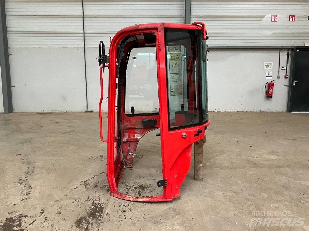 Yanmar Vio 25-6 Kabine i unutrašnjost