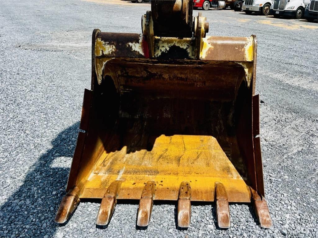 CAT 320 EL Bageri guseničari