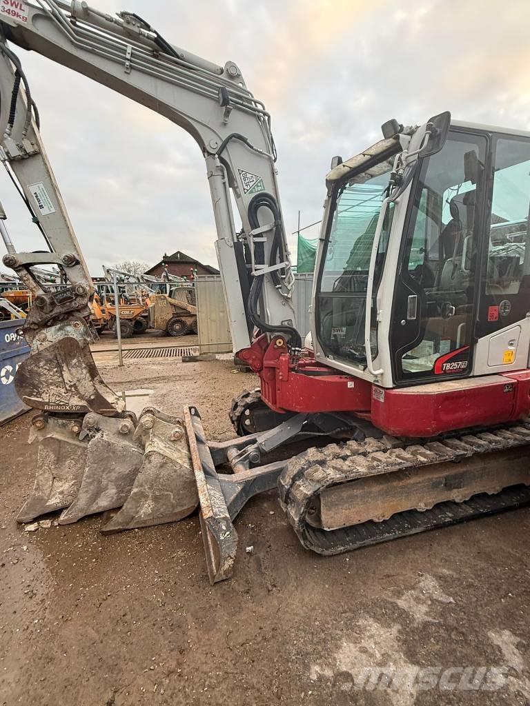 Takeuchi TB 257 FR Mini bageri < 7t