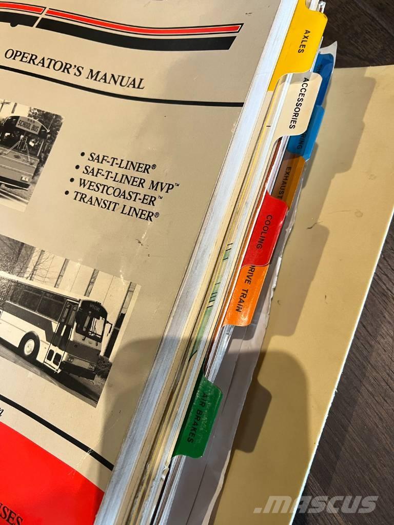 Thomas K880 Školski autobusi