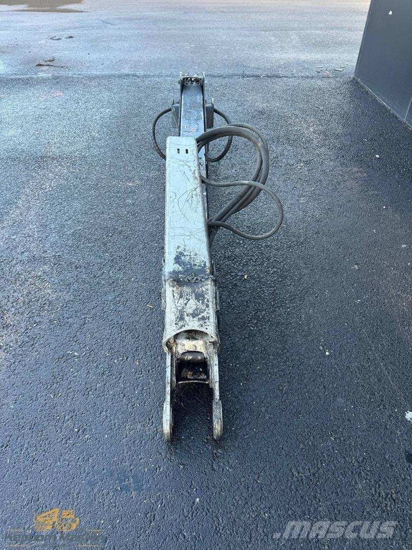 Komatsu 105F Kranovi za debla