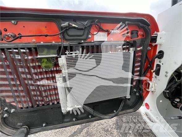 Bobcat T76 Skid steer mini utovarivači