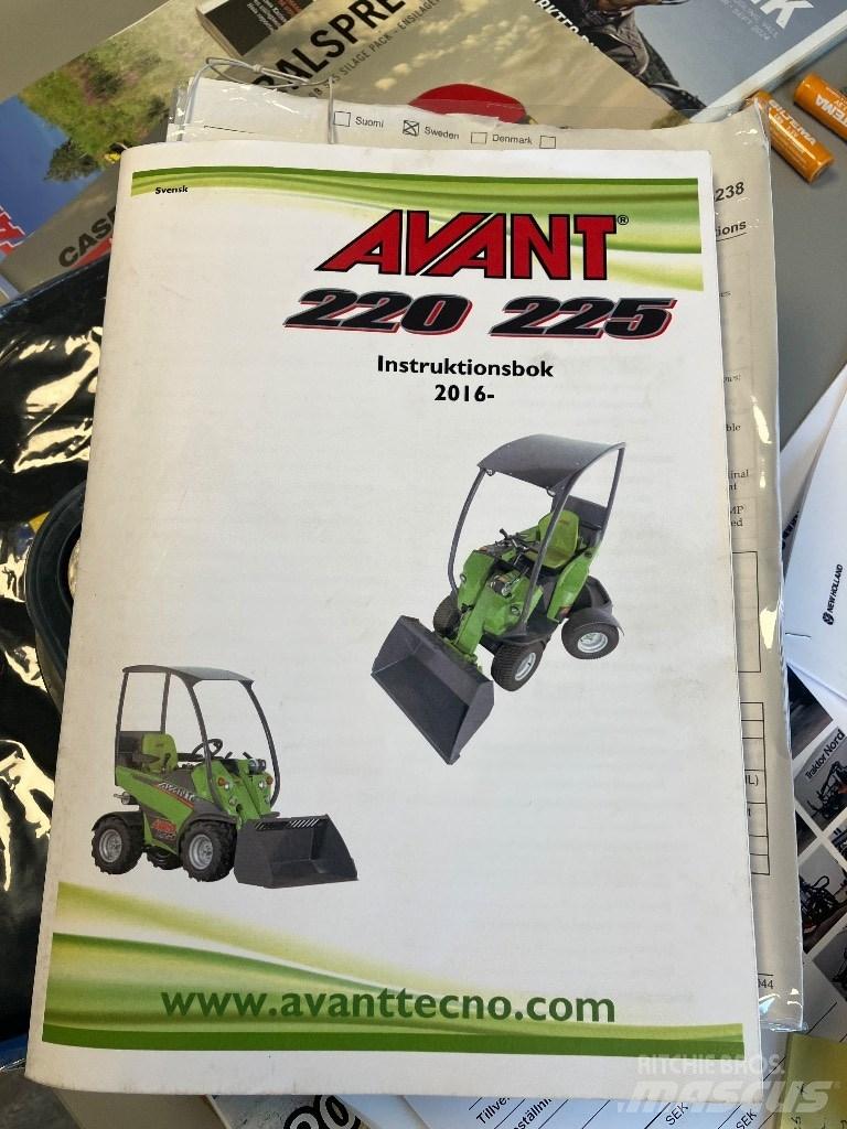 Avant 225 Višenamenski utovarivači