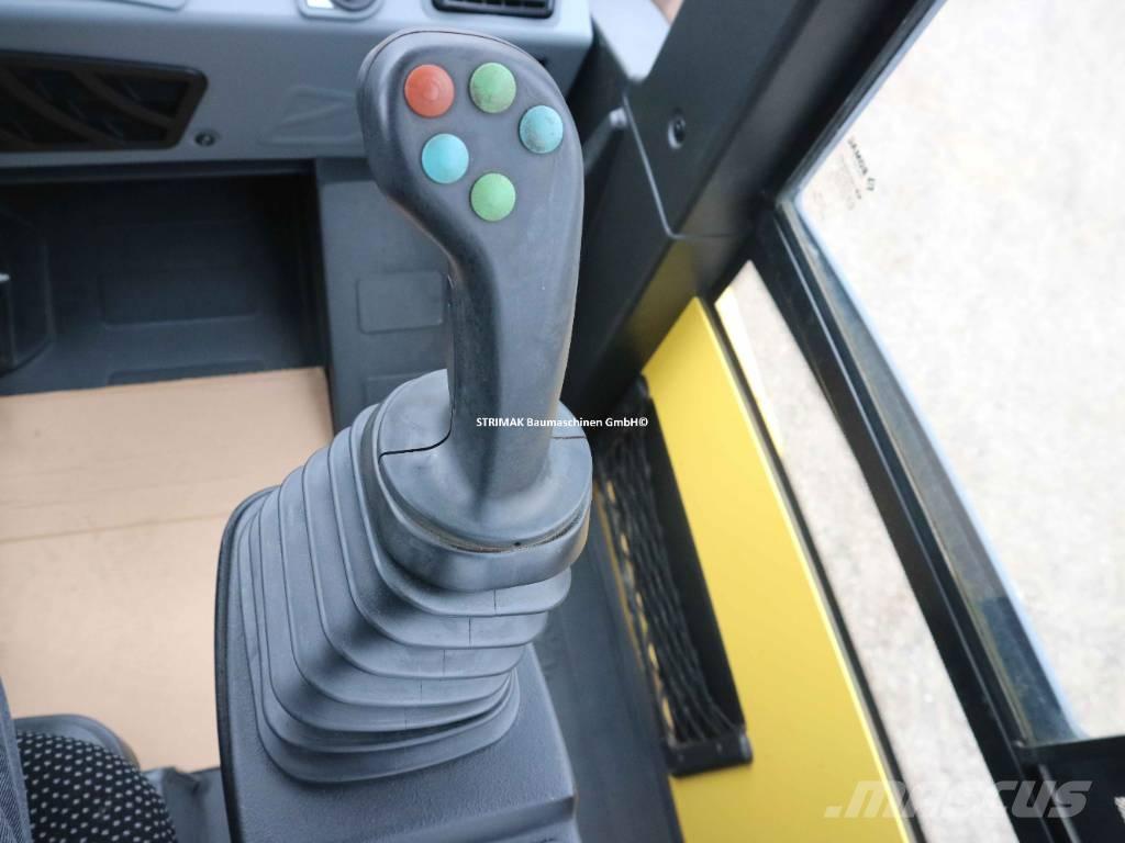 Bomag BW 213 PDH-5 Nabijači zemlje