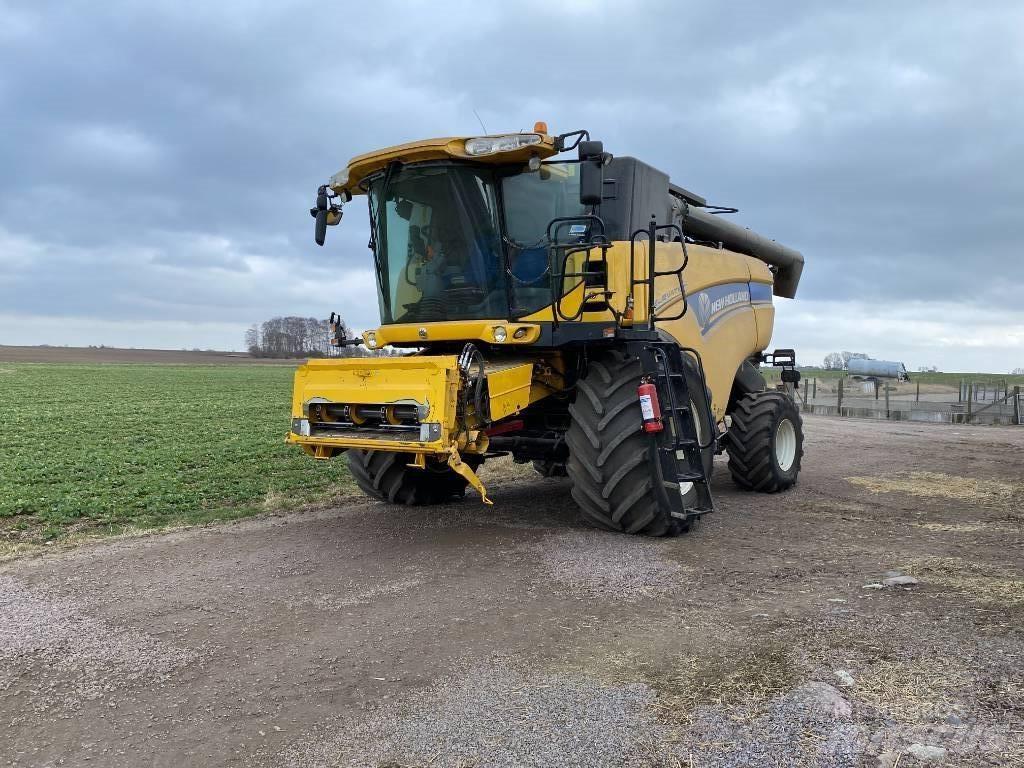 New Holland CX 8090 Kombajni