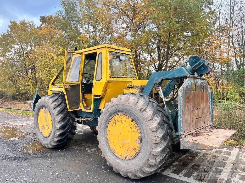HSM 906 Šumarski traktori