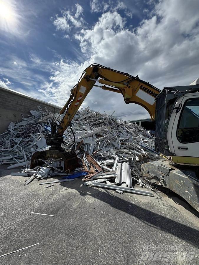 Liebherr A316 Li Polovni specijalni bageri